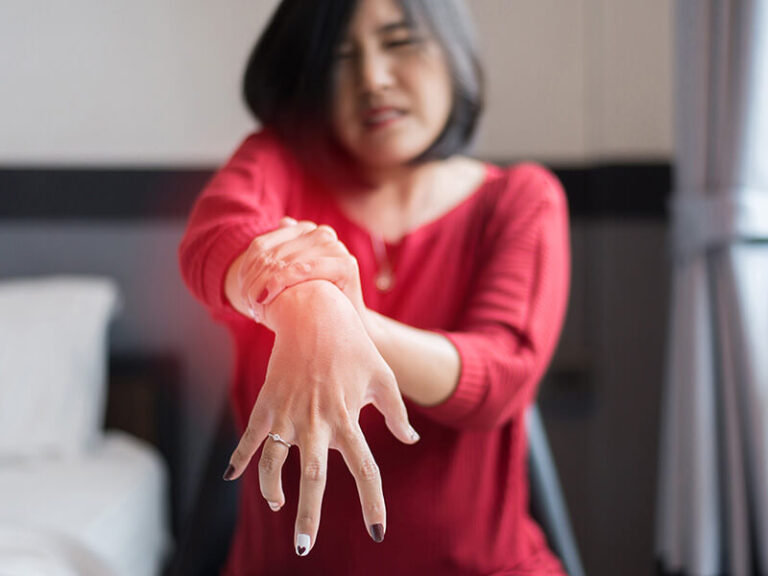哪些人適合EECP療法-專注緩解帕金森症狀、記憶力減退及下肢水腫等問題